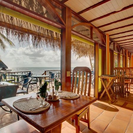 Robert'S Grove Beach Resort Placencia Ristorante foto