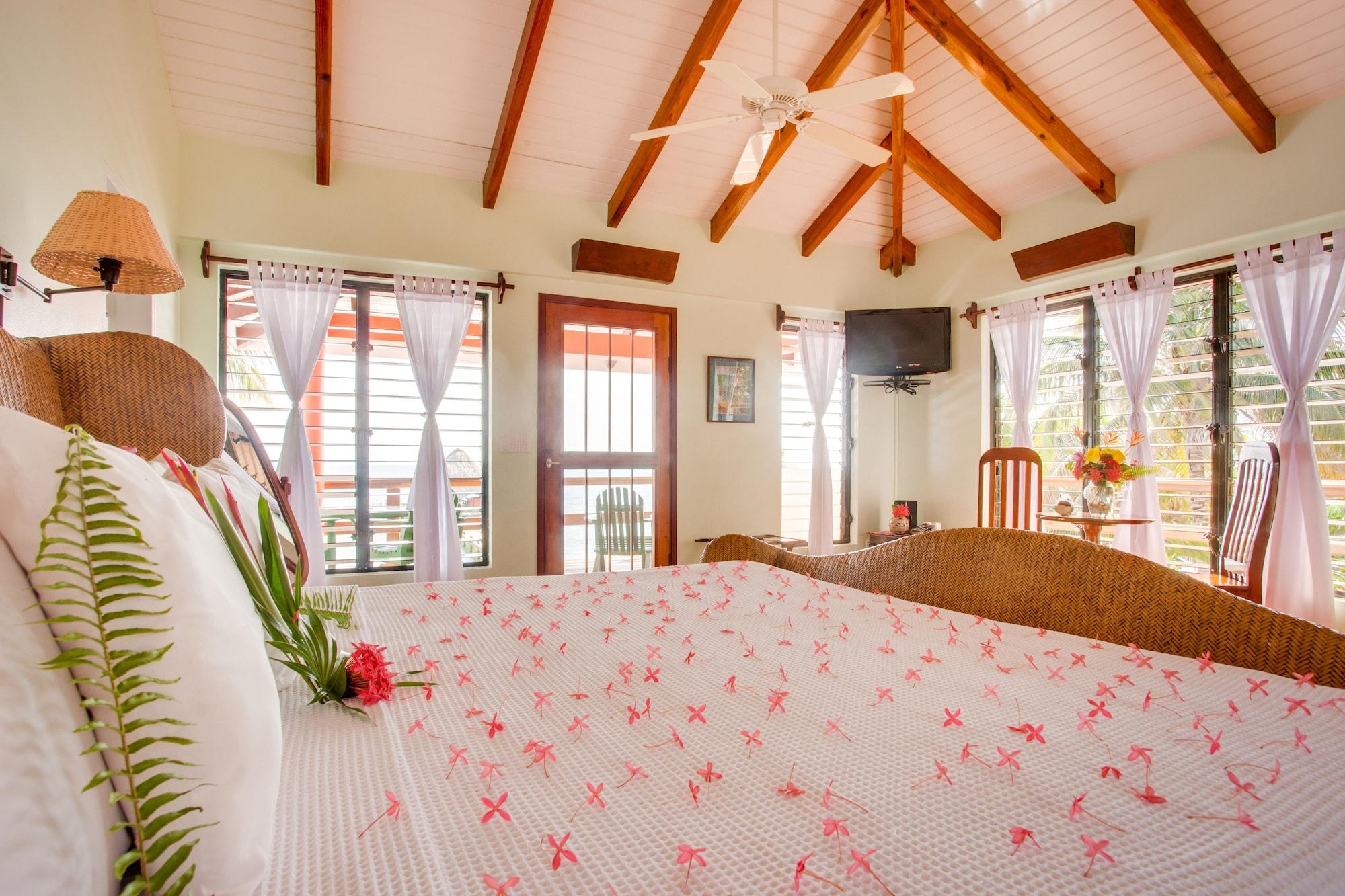 Robert'S Grove Beach Resort Placencia Esterno foto