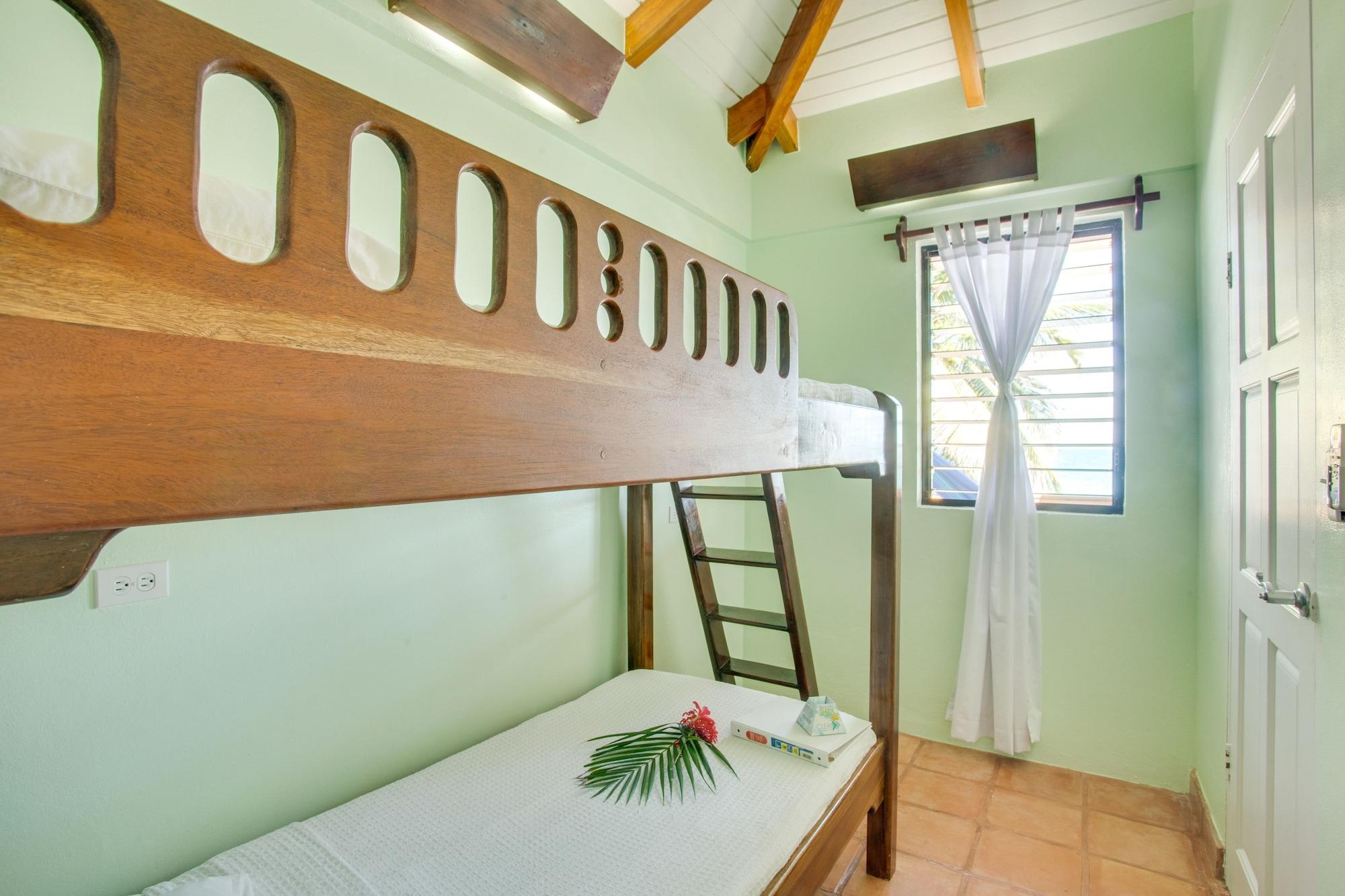 Robert'S Grove Beach Resort Placencia Esterno foto