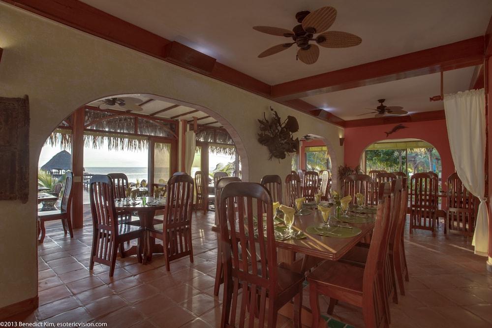 Robert'S Grove Beach Resort Placencia Esterno foto