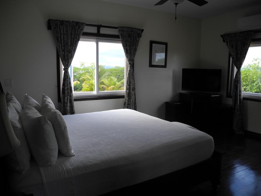 Robert'S Grove Beach Resort Placencia Esterno foto
